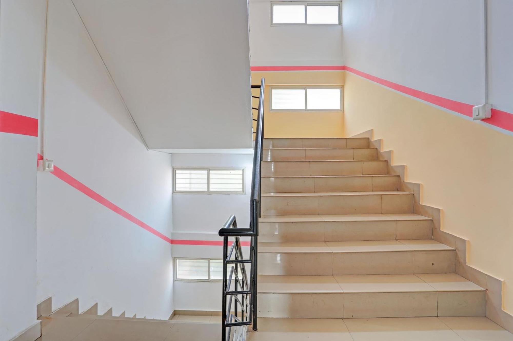 فندق Spot On The New View Regency تريفِندرم المظهر الخارجي الصورة