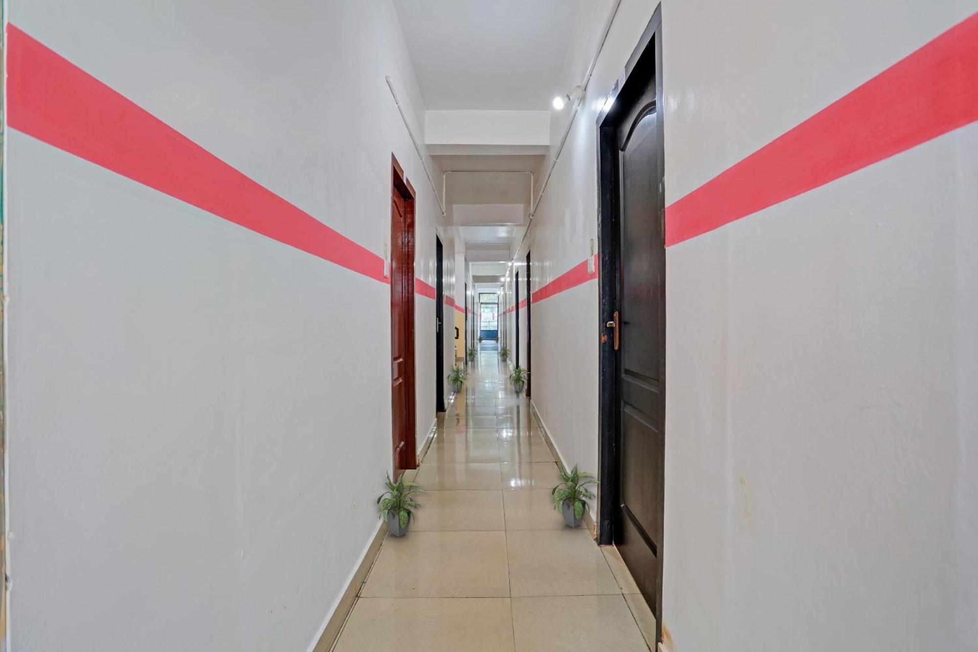 فندق Spot On The New View Regency تريفِندرم المظهر الخارجي الصورة