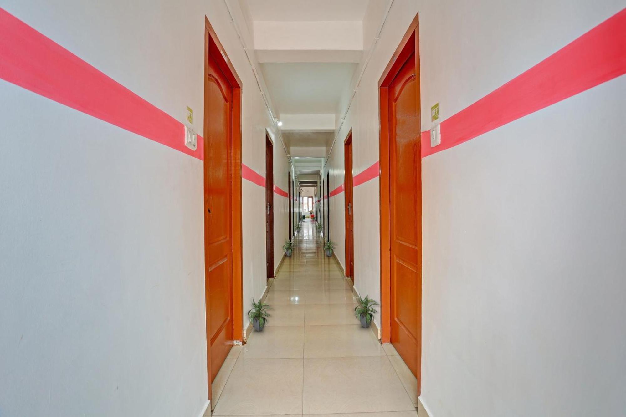 فندق Spot On The New View Regency تريفِندرم المظهر الخارجي الصورة